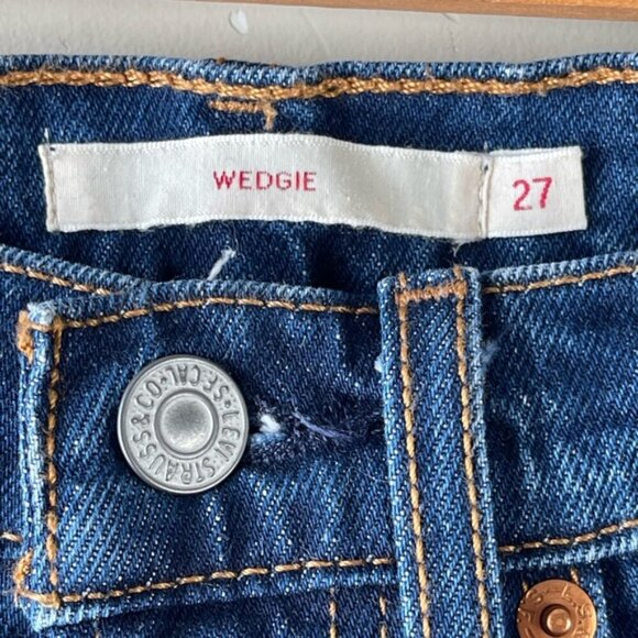 Levi’s premium WEDGIE ICON FIT ANKLE WOMEN'S JEANS size 27 dark Wash but… - Picture 9 of 15